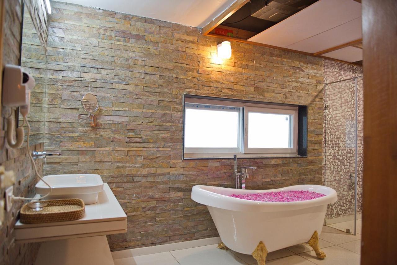 Wild Rose Resort & Spa Pushkar Exterior photo